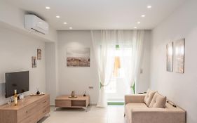 Loutraki House